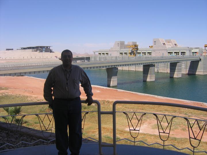 Prof. Mohamed Rami Mahmoud — Toshka field visit, Toshka, Egypt, 2005